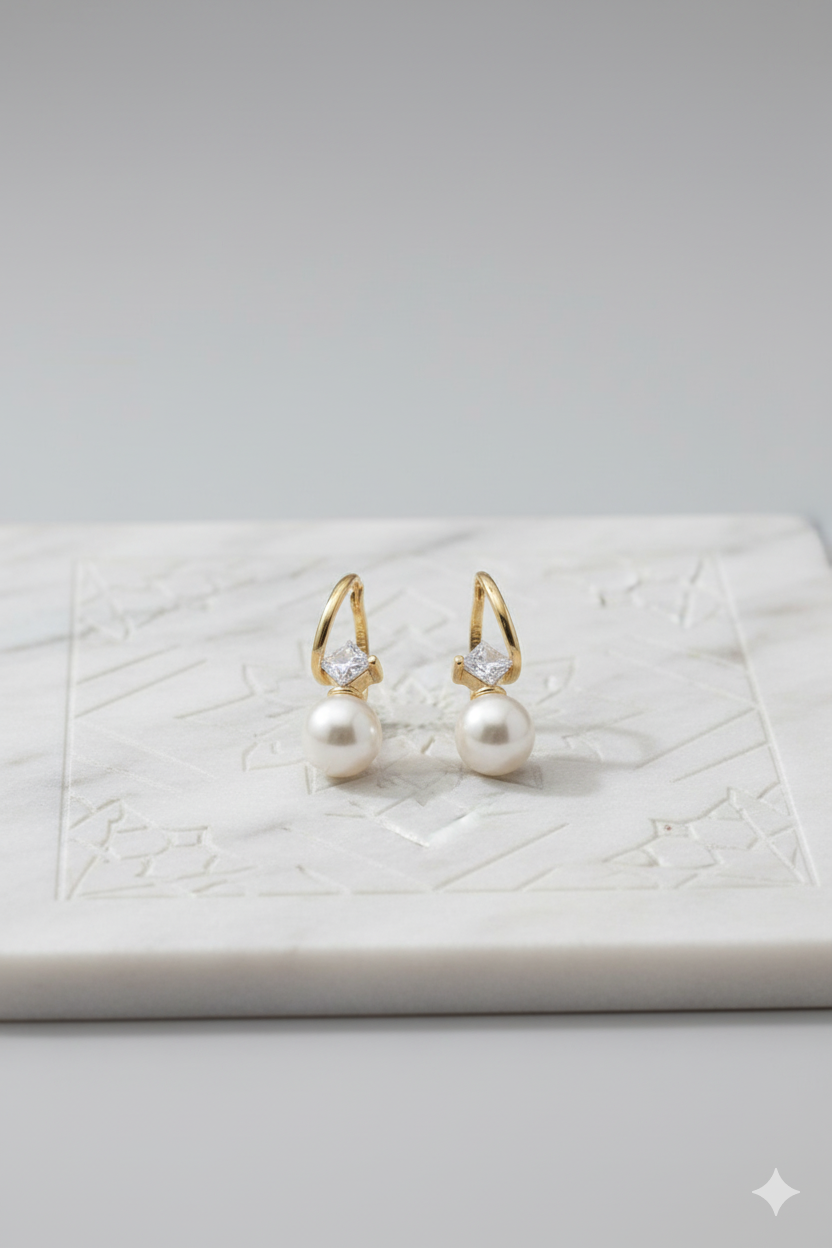 Golden Pearl Earring