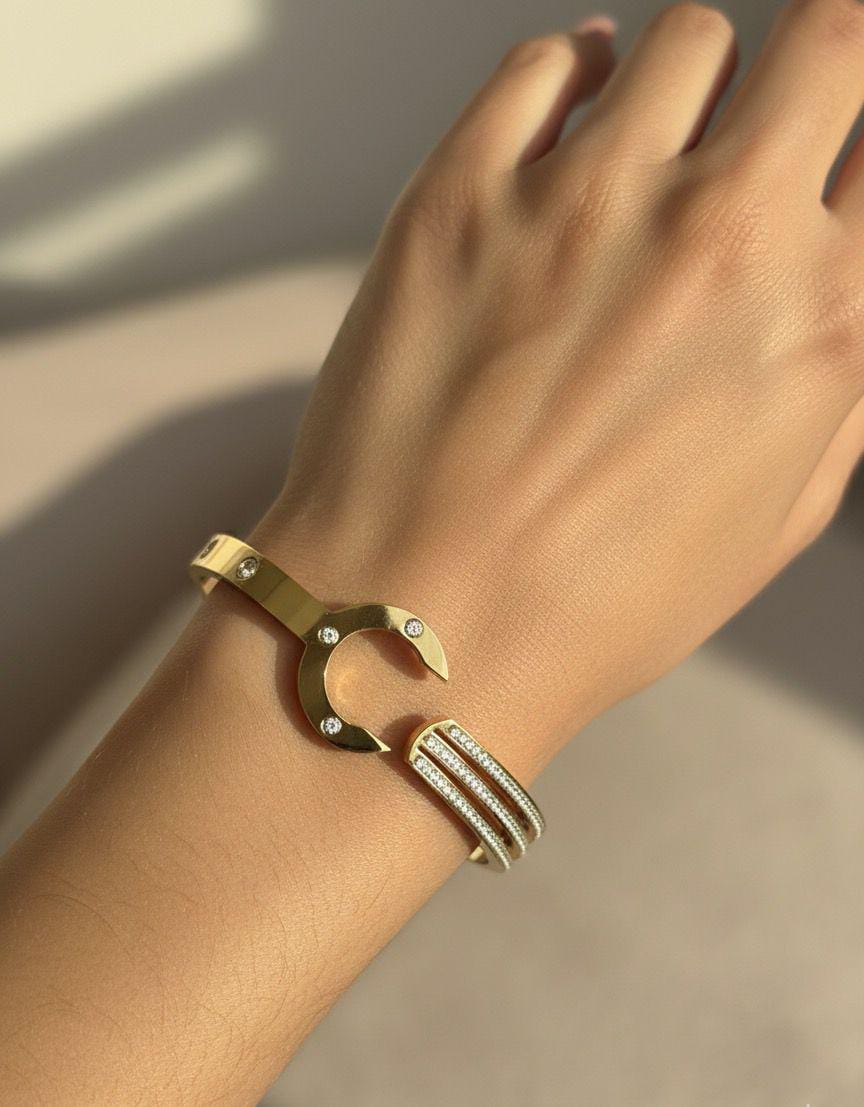 Prera Stylish Anti Tarnish Gold Bracelet For Women | Casual, Formal & Party Wear Fashion Jewellery